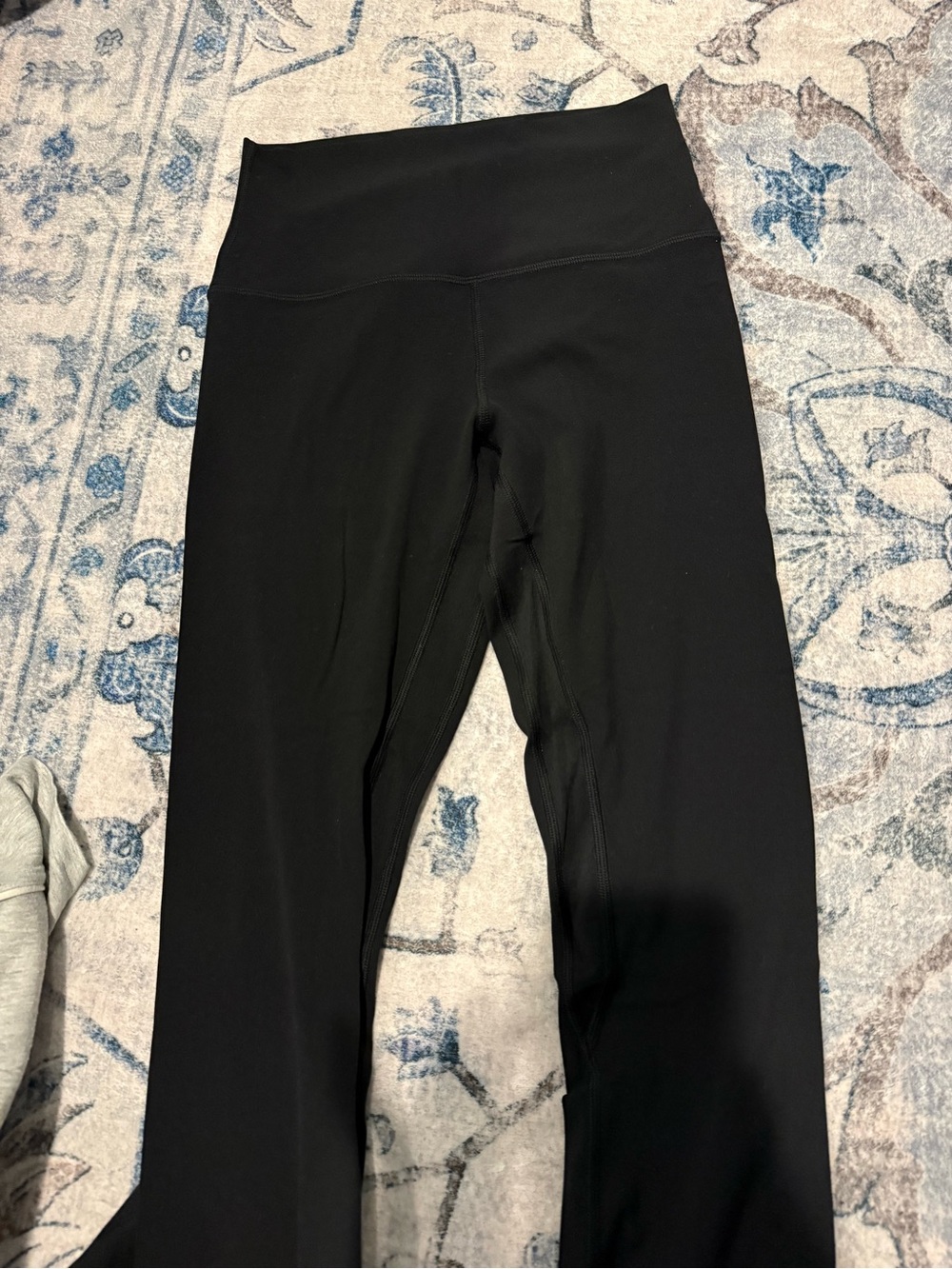 black lululemon align pant